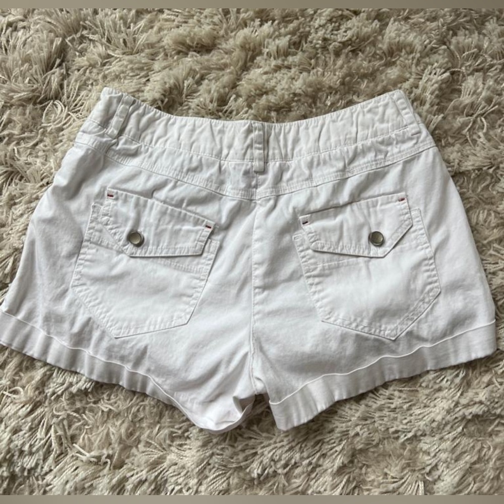 Shorts - Picture 2 of 3